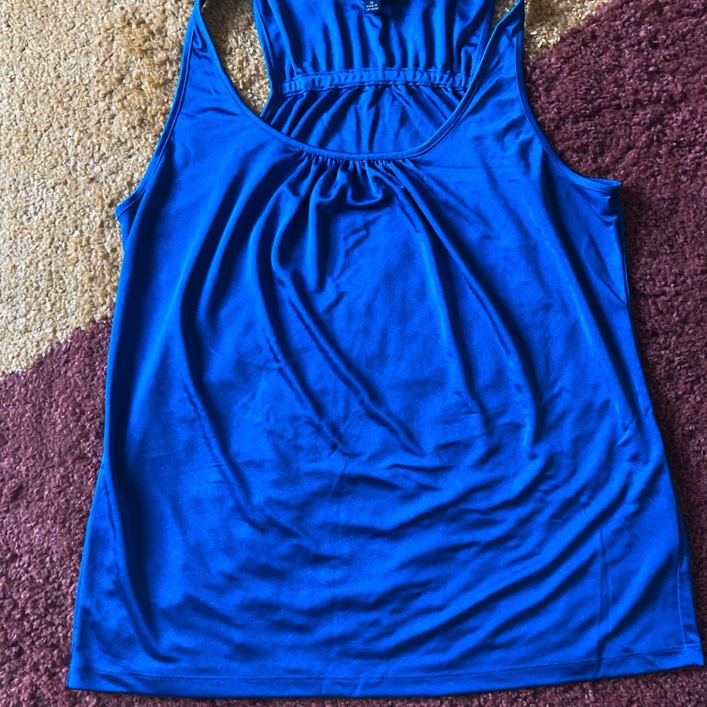 Razor back top